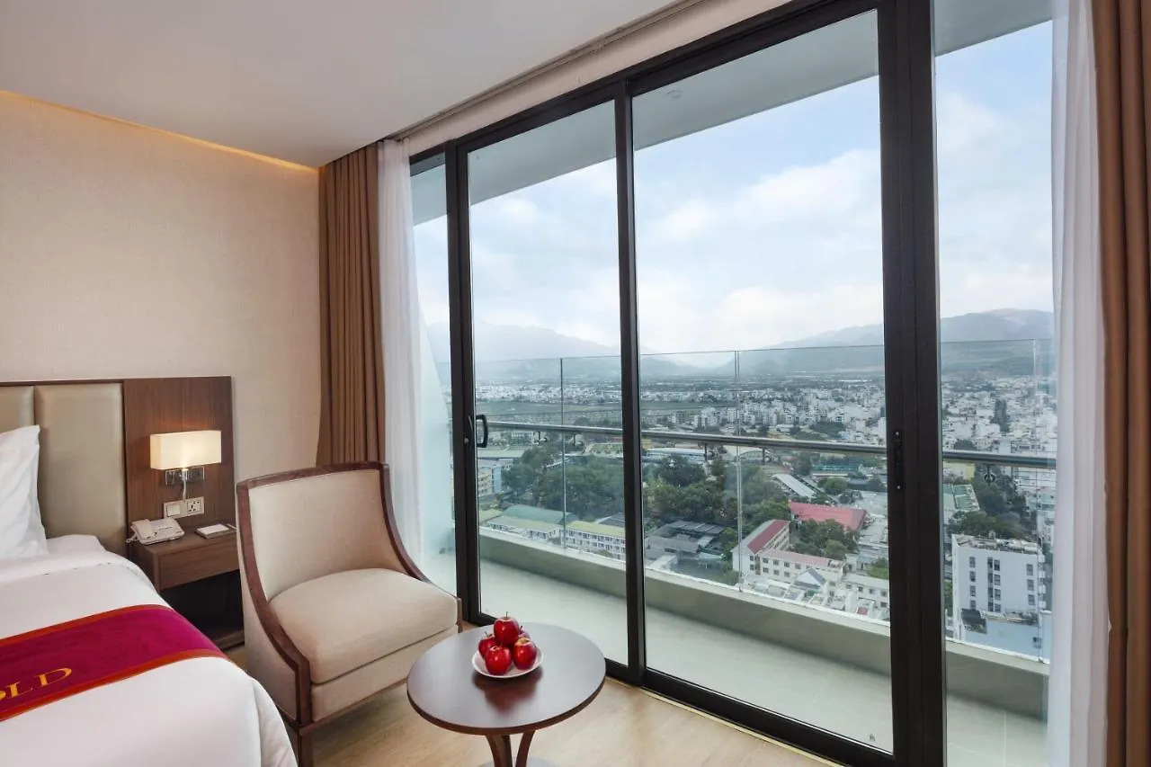 Regalia Gold Hotel Nha Trang 5*,