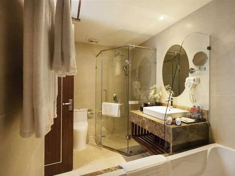 Regalia Gold Hotel Να Τρανγκ 5*,
