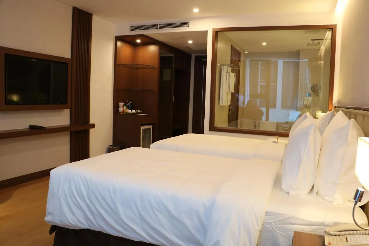 Regalia Gold Hotel Να Τρανγκ Βιετνάμ