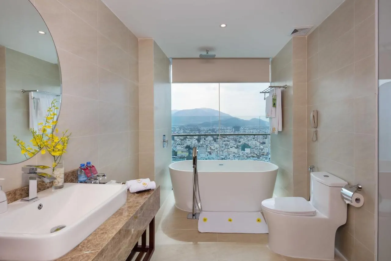 Regalia Gold Hotel Να Τρανγκ