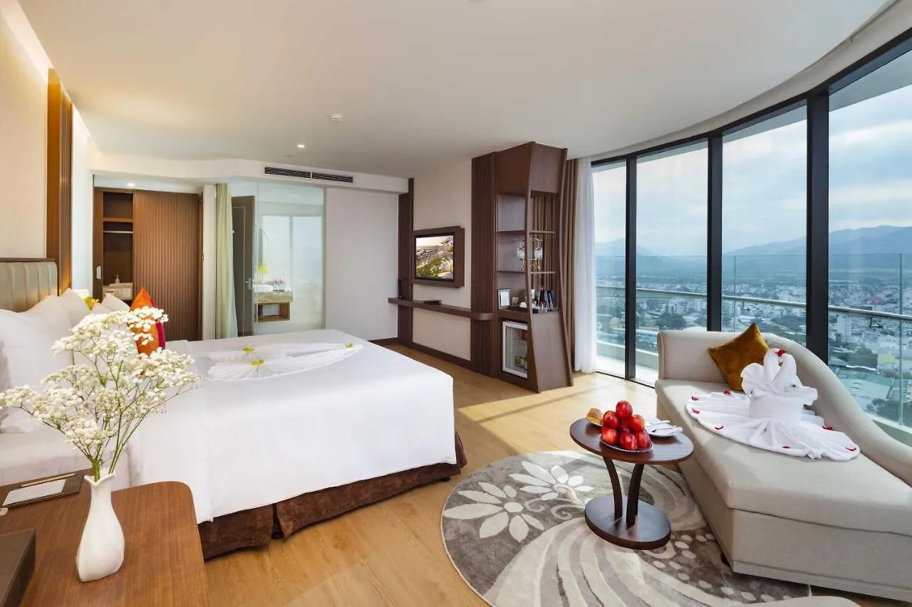 Regalia Gold Hotel Να Τρανγκ