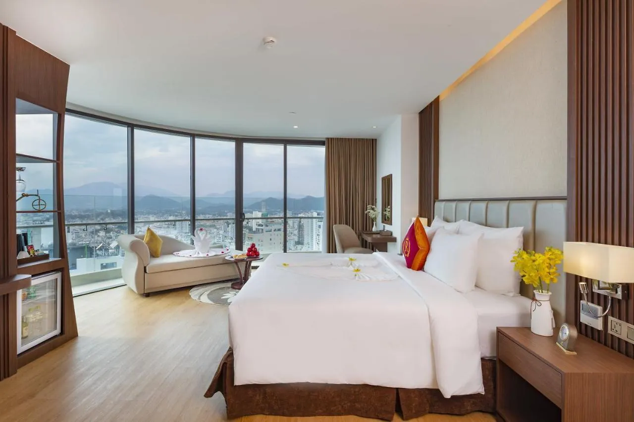 Regalia Gold Hotel Να Τρανγκ